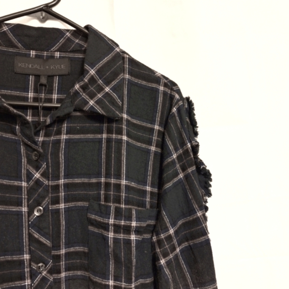 ❤️Kendall + Kylie NEW Women's SZ Large Flannel Top Shacket Ombre Fringe NWT - Picture 7 of 10